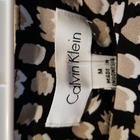 NWT size M Calvin Klein sleeveless print top - Picture 2 of 7